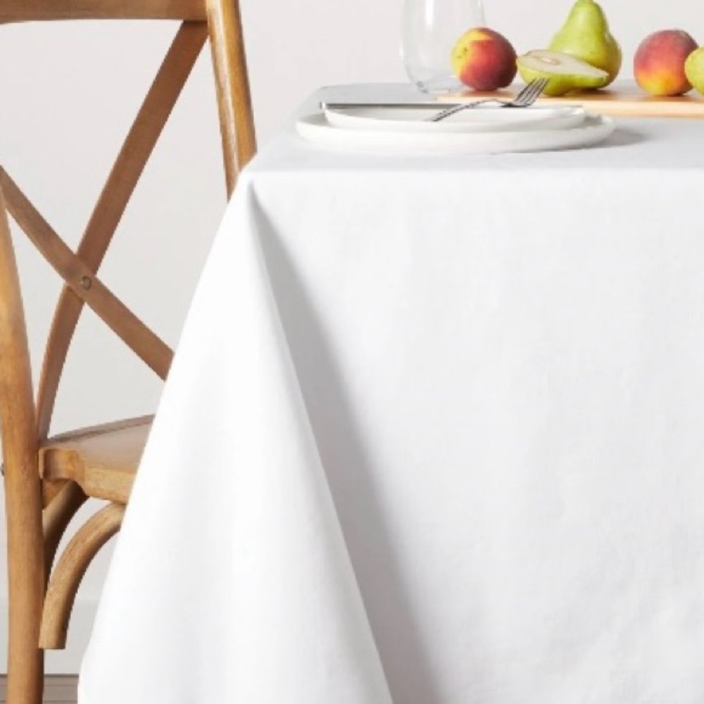 Mainstays table cloth, EUC, rectangle, White